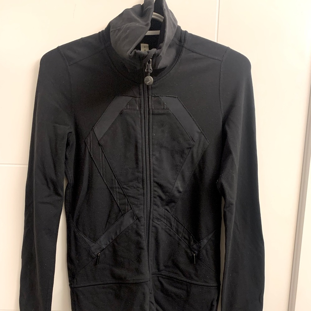Lululemon zipper Lyon jacket